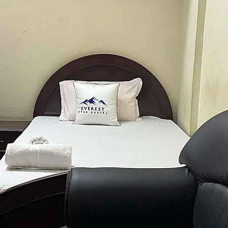 Everest Star Hostel